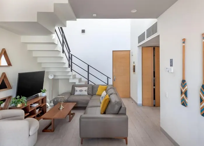 3br Penthouse W Private Rooftop Pool And Bbq