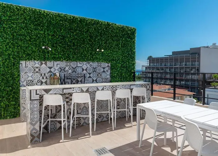 3br Penthouse W Private Rooftop Pool And Bbq *