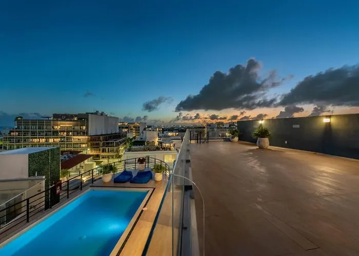 3br Penthouse W Private Rooftop Pool And Bbq *